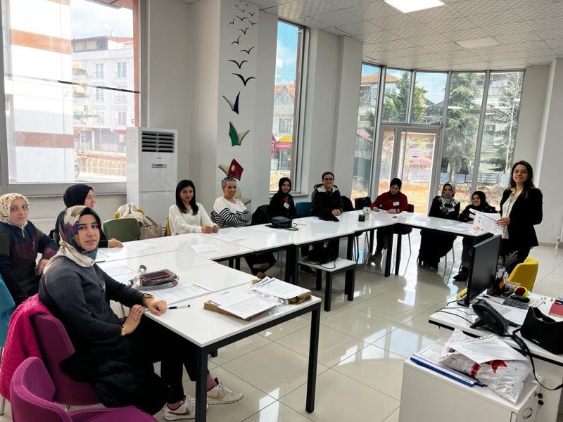 İZMİT BELEDİYESİ VE AÇEV ANNE DESTEK PROGRAMI’NA BAŞLADI