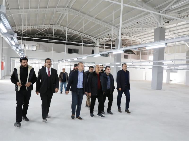 Vali Demirtaş, Bitme Aşamasına Gelen Tekstil Atölyelerini İnceledi