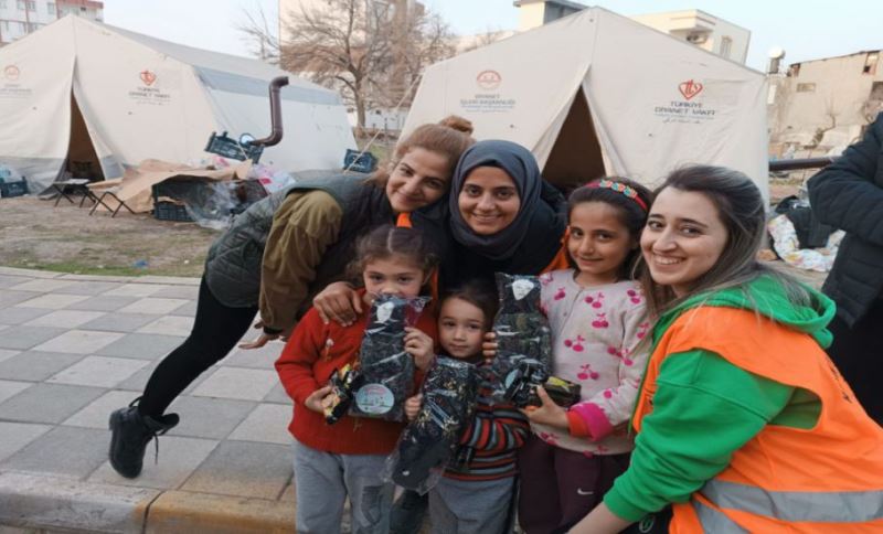 Şanlıurfalı Kadınlar Ürettikleri Bez Bebekleri Adıyaman’a Gönderdi