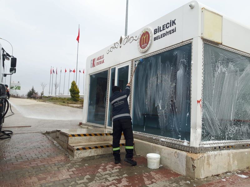 6 K AKILLI DURAKLAR, OSMANLI ARMASI, ÇEŞMELER VE OTURMA ALANLARI YIKANARAK TEMİZLENDİ