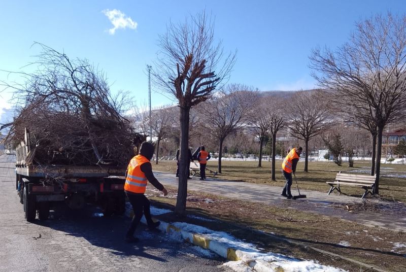 Park ve Bahçelerde Bahar Temizliği