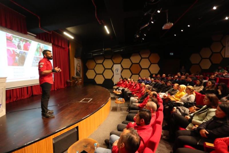 Akut Tarafından Deprem Bilinçlendirme Semineri Gerçekleştirildi
