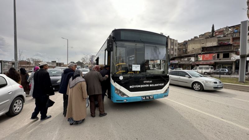 Büyükşehir 16 Hatla Toplu Taşımaya Devam Ediyor