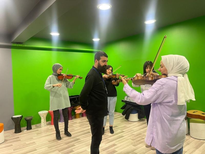 MBB Gençlik Merkezinde Müzik Atölyesinde 6 Alanda Eğitim Veriliyor