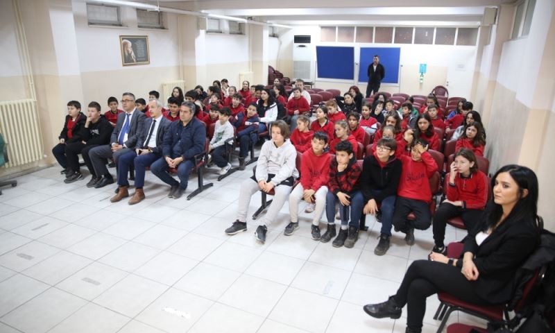 Öğrenciler Haşere İle Mücadele Konusunda Bilgilendiriliyor