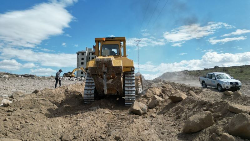 ŞİRİNTEPE MAHALLESİNDE 1.5 KİLOMETRELİK YOL YAPIM ÇALIŞMASI BAŞLADI