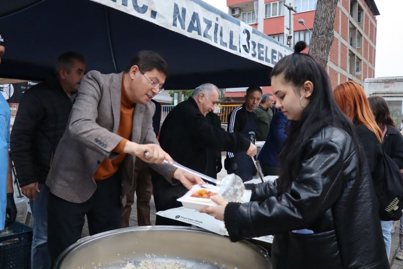 Karaçay’da Başkan Özcan’a sevgi seli