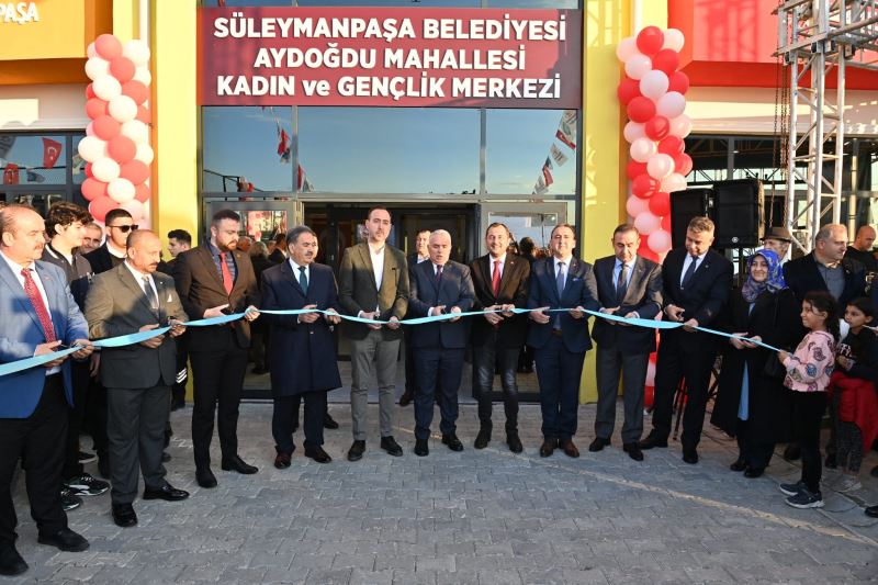 Aydoğdu Mahallesi Kadın ve Gençlik Merkezi Romanlar Gününde açıldı