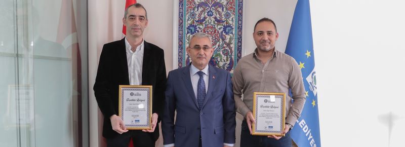 ENCÜMEN ÜYELERİMİZE TEŞEKKÜR PLAKETİ