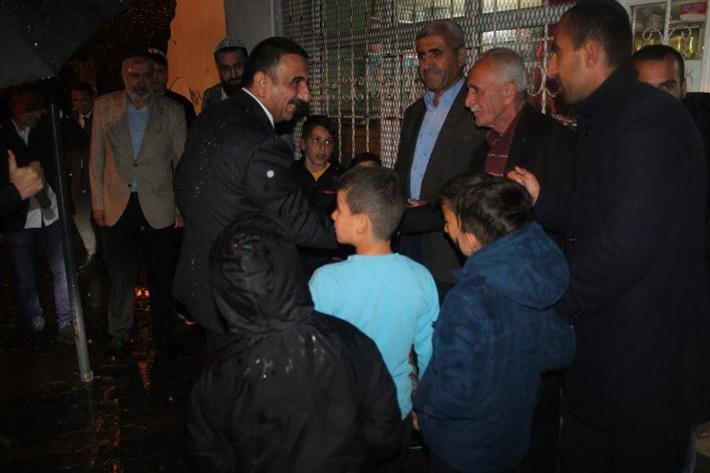 VALİ/BELEDİYE BAŞKAN V. HACIBEKTAŞOĞLU, BAYKAN’DA MUHTAR VE KANAAT ÖNDERLERİ İLE İFTARDA BİR ARAYA GELDİ
