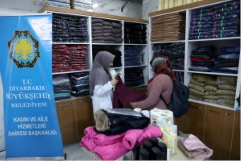 “El Ele Mağazası”nda depremzedelerin ihtiyaçları karşılanıyor