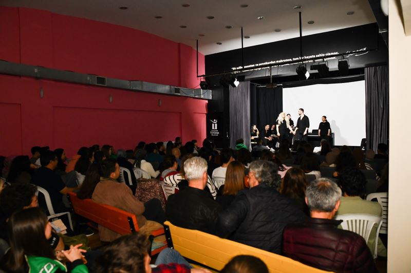 DOĞAÇLAMA TİYATRO GÖSTERİSİ BEĞENİ TOPLADI