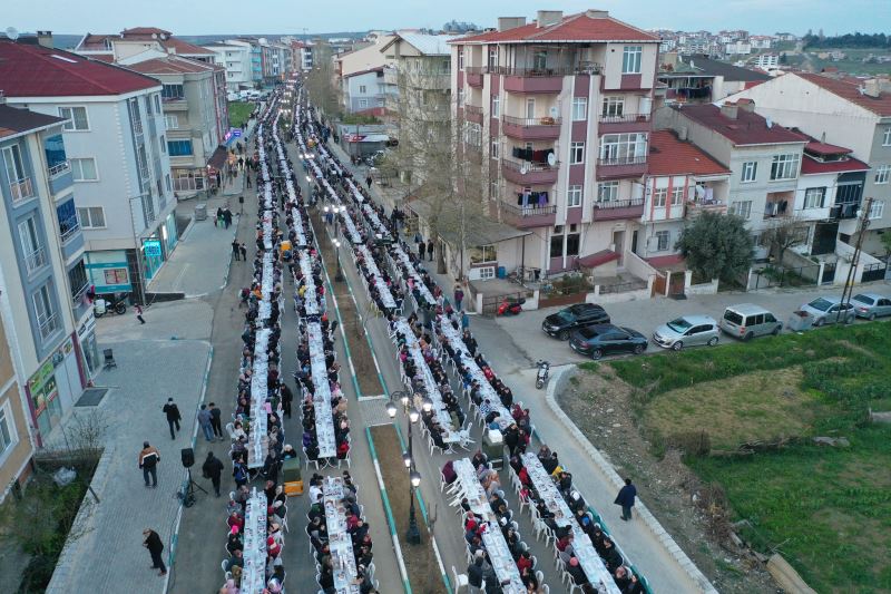 Gönül Sofraları 3 mahallede gönülleri fethetti