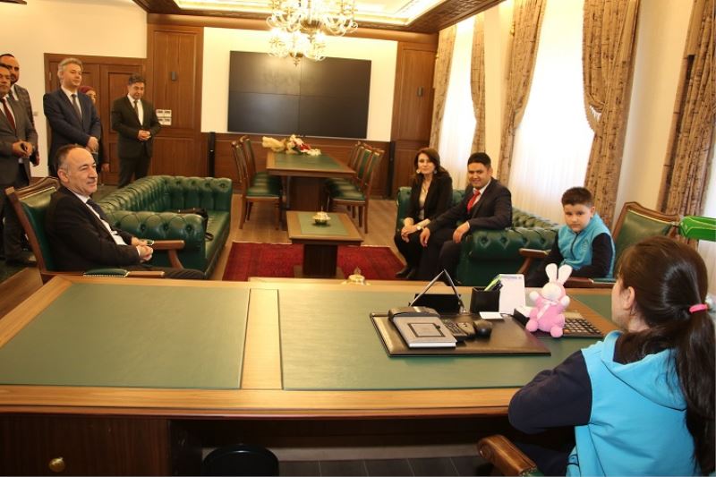 BAŞKANLIK KOLTUĞU KÜÇÜK AYŞE BEREN’DE