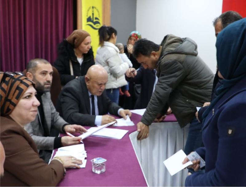 BELEDİYEMİZ VE ÇALHANOĞLU AİLESİ İŞBİRLİĞİ İLE DEPREMZEDELERE NAKDİ YARDIM SAĞLANDI