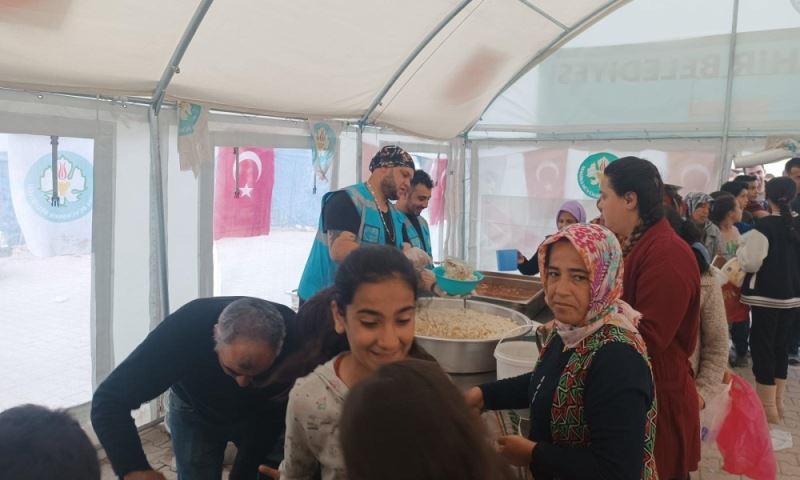 Büyükşehir Afetzedelerin Yanında Yer Almaya Devam Ediyor
