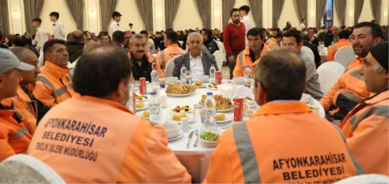 ZEYBEK BAŞKAN YOL ARKADAŞLARI İLE İFTARDA BULUŞTU
