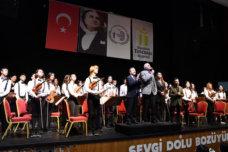 İKİ ELİN SESİ VAR