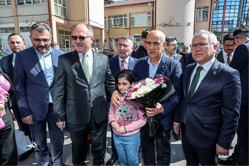 BAKAN KİRİŞÇİ BELEDİYEYİ ZİYARET ETTİ