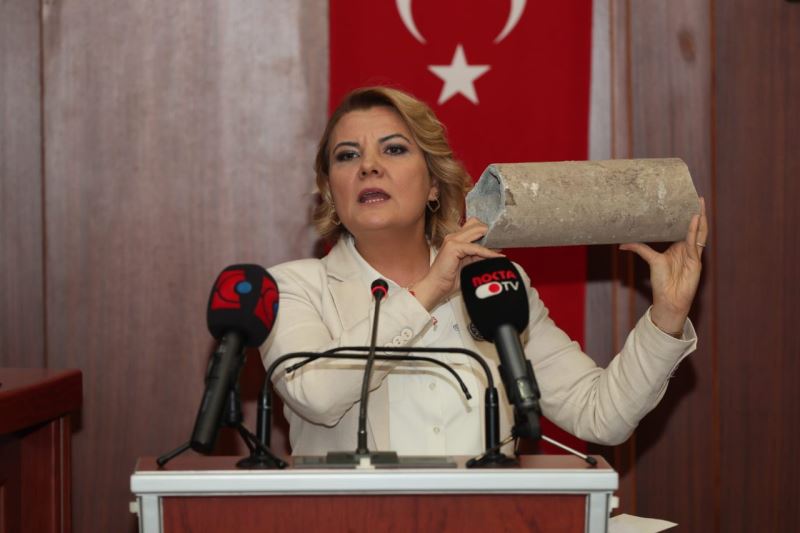 BAŞKAN HÜRRİYET, “ASBESTLİ BORUYLA 20 YIL İZMİT HALKINI ZEHİRLEDİNİZ”
