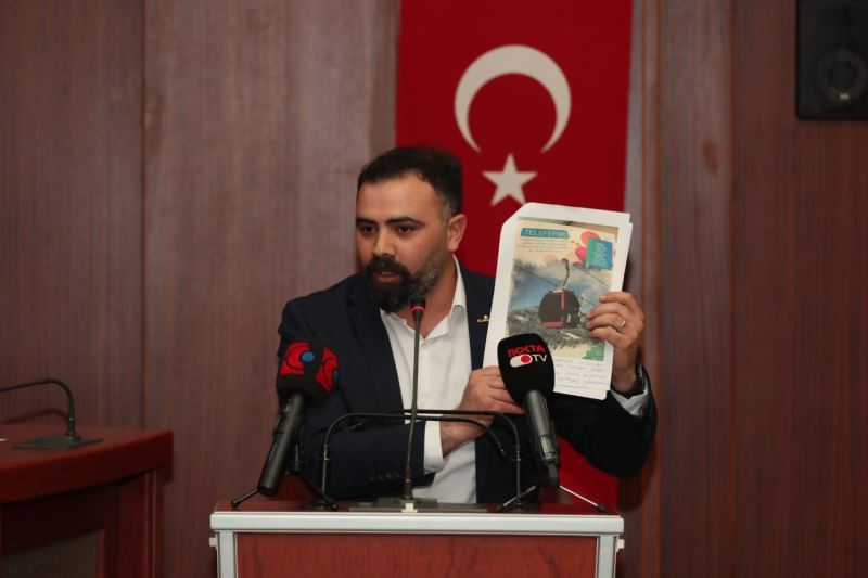 DEVRİM BAL, “SİZ İNSANLARA UMUT SATTINIZ. BİZ İNSANA DÖNÜK PROJELER ORTAYA KOYUYORUZ”