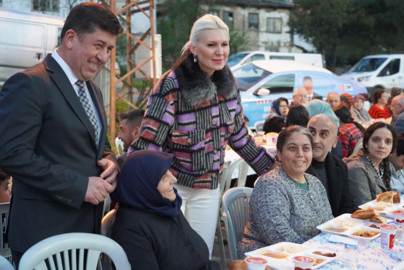 MİLLETVEKİLİ TÜZÜN VE BAŞKAN V. SUBAŞI AŞAĞIKÖY SAKİNLERİYLE İFTAR YAPTI
