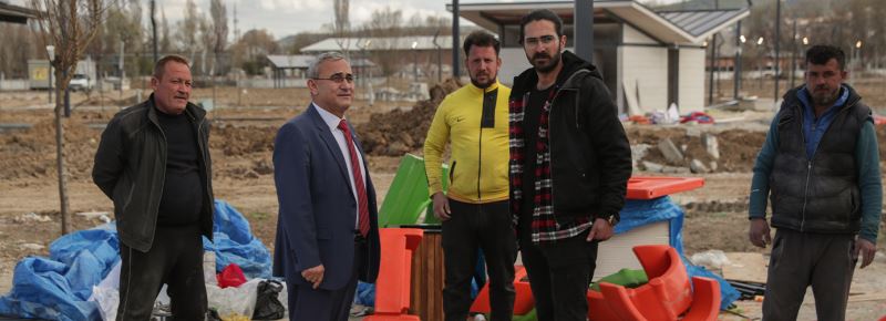 DEVASA ÇOCUK OYUN PARKI YEDİGÖLLER’DEKİ YERİNİ ALDI