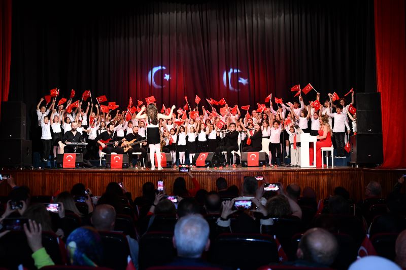 İKİ ELİN SESİ VAR ÇOCUK KOROSU?NDAN 23 NİSAN KONSERİ