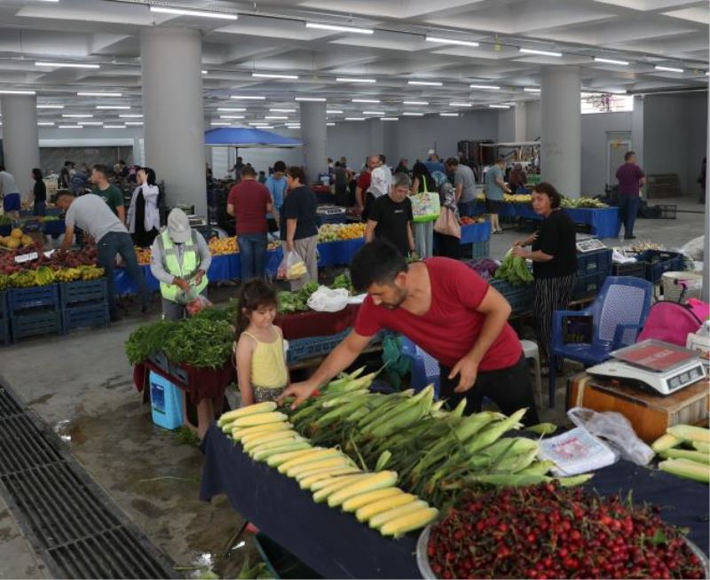 Merkezefendi’de Pazar Yerlerinin Günü Bayrama Özel Değişti