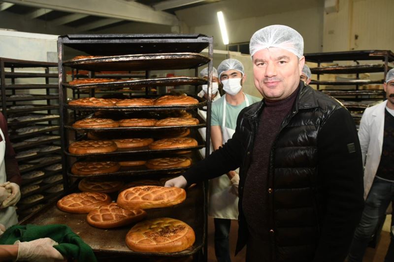 RAMAZAN AYIN’DA 30 BİN AKSARAY TAHİNLİSİ VE 130 BİN RAMAZAN PİDESİ DAĞITIMI YAPILDI