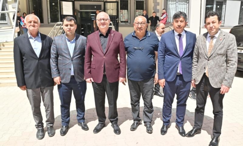 Başkan Ergün, Bahçe Kaymakamı Kayabaşı’nı Ziyaret Etti