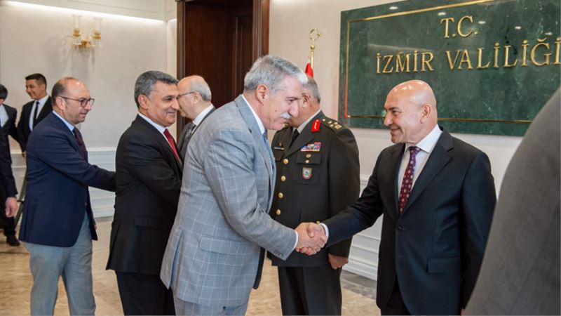 Başkan Soyer valilikteki bayramlaşma törenine katıldı