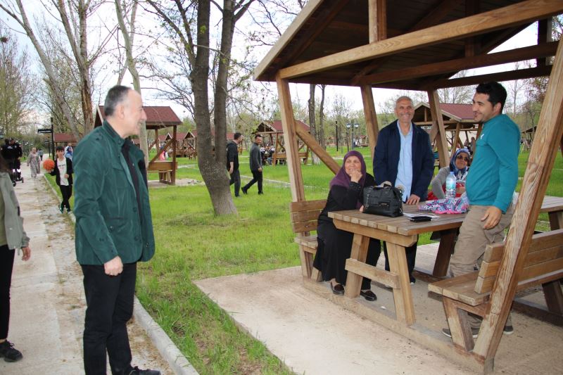 KIRIKKALE MİLLET BAHÇESİ DOLDU TAŞTI