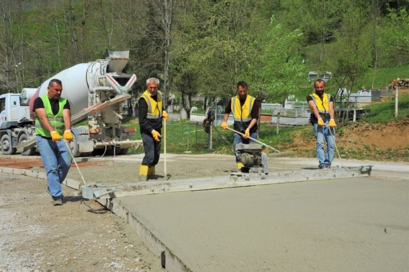 Mahallelerin yol sorunu tek tek çözülüyor