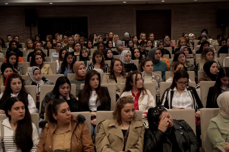 BÜYÜKŞEHİR İŞ VE KARİYER MERKEZİ, KENTTEKİ İSTİHDAM ORANINI GÜNBEGÜN ARTIRIYOR