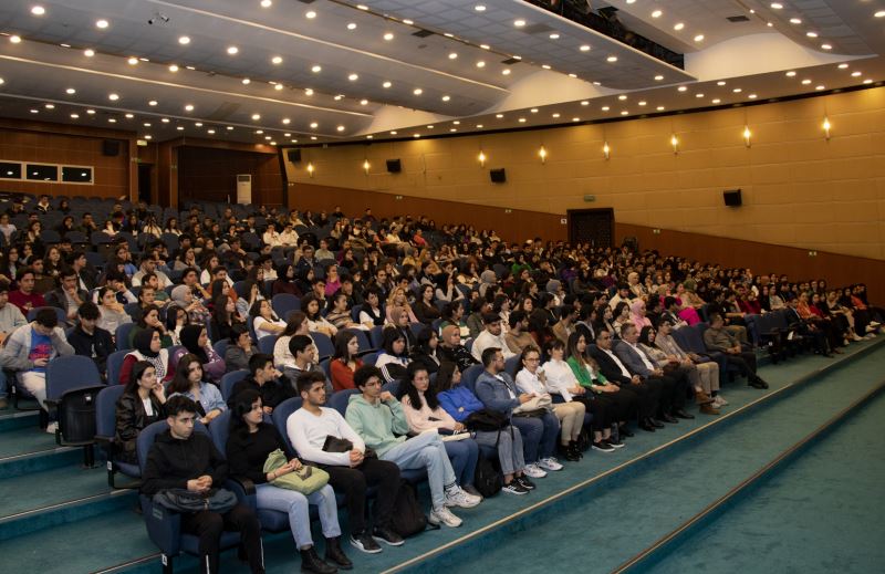 Büyükşehir, Öğrencilerin Meslek Seçiminde De Yanında