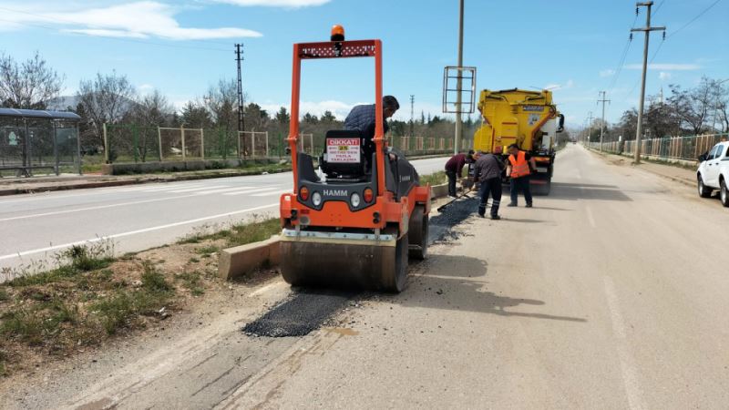 Büyükşehir Kuzey İlçelerde Hasarlı Yolları Onarıyor