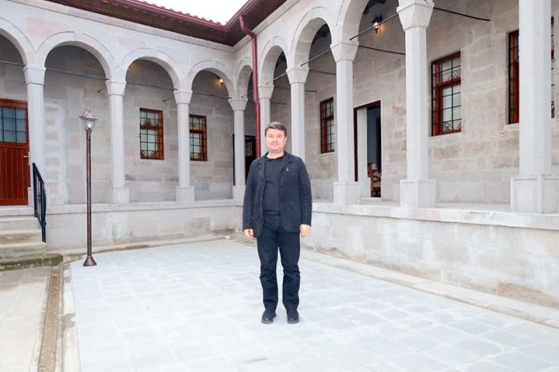 BAŞKAN DİNÇER, AÇILIŞA HAZIRLANAN BEDRİYE MEDRESESİNDE İNCELEMELERDE BULUNDU