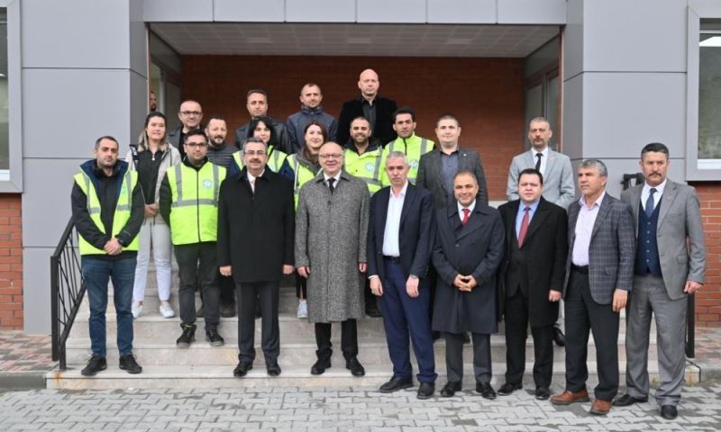 Başkan Ergün, Kırkağaç’ta Yeni İtfaiye Amirliğini Ziyaret Etti