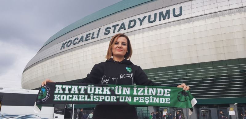 BAŞKAN HÜRRİYET: EFSANE KOCAELİSPOR İYİ Kİ VARSIN! DÜNYA İZMİTLİLER GÜNÜ KUTLU OLSUN