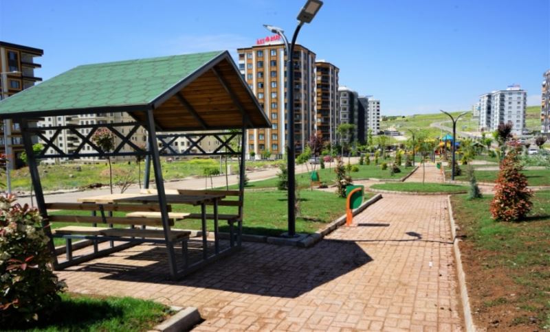 KARAKÖPRÜ YENİ PARKLARLA GÜZELLEŞİYOR