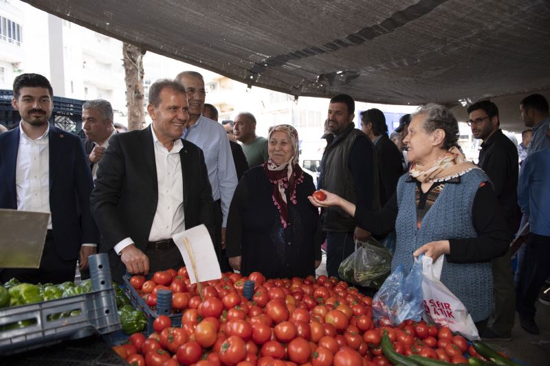 Başkan Seçer, Mezitli’de Pazar Gezdi, Vatandaşla Sohbet Etti