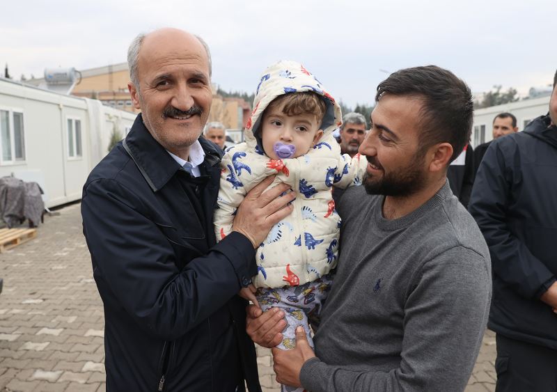 BAŞKAN OKAY, KONTEYNIR KENTTE VATANDAŞLARI ZİYARET ETTİ