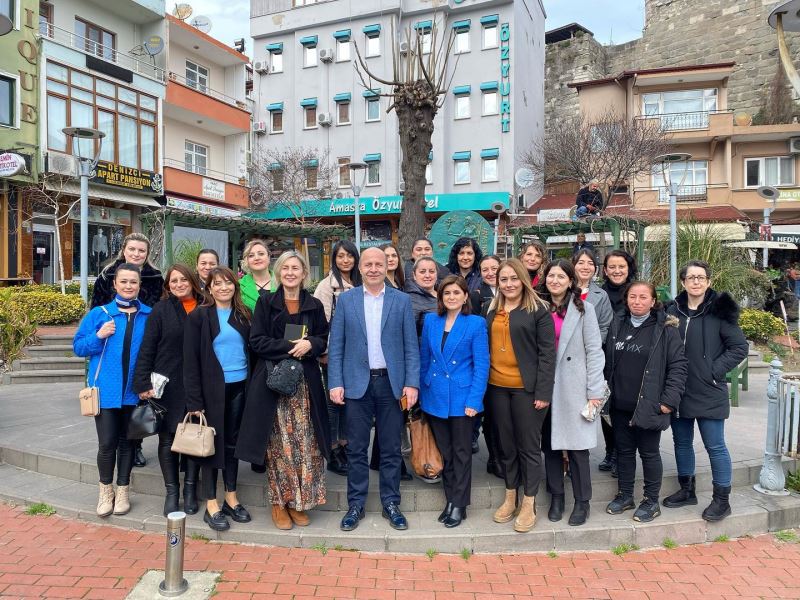 Belediye Başkanımız Sn. Recai Çakır, 8 Mart Dünya Emekçi Kadınlar Günü dolayısıyla belediyede çalışan kadın personellerle öğle yemeği programında bir araya geldi.