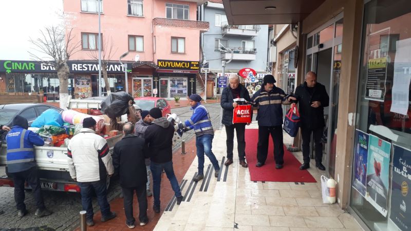 Deprem Bölgesine Yardım Malzemeleri Gönderildi.