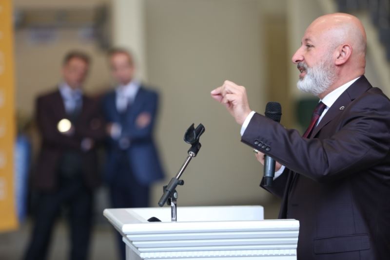 BAŞKAN ÇOLAKBAYRAKDAR; “BELEDİYEDE, HER BİR ÇALIŞANIN SENDİKASI; ‘AHMET ÇOLAKBAYRAKDAR’DİR”