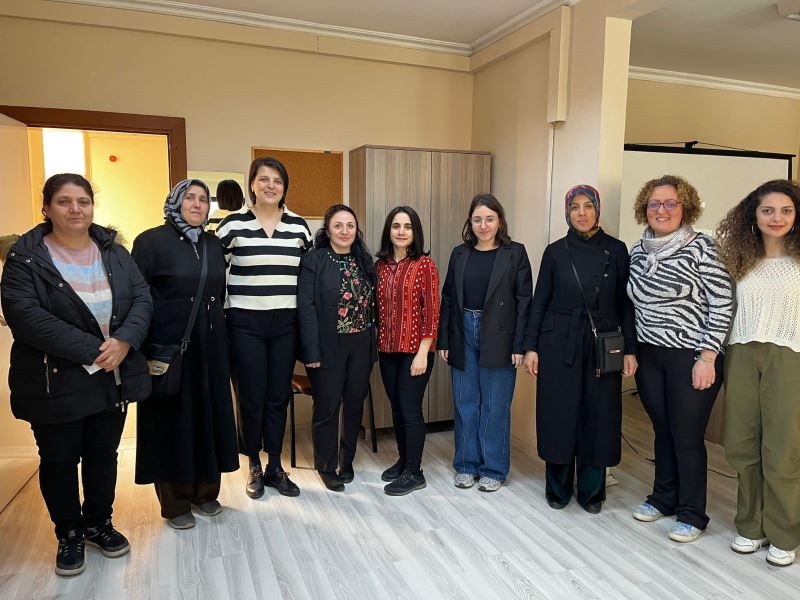 İZMİT ÇOCUK MECLİSİ ÜYESİ ÇOCUKLARA ‘KİŞİSEL SINIRLAR VE GÜVENLİ İNTERNET KULLANIMI’ EĞİTİMİ