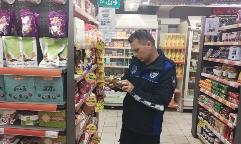 Büyükşehir Zabıta Ekiplerinden Etiket Denetimi