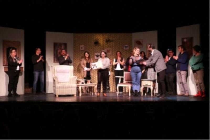 ŞEHİR TİYATROLARININ YENİ OYUNU  “YABAN ARISI” SEYİRCİ İLE BULUŞTU