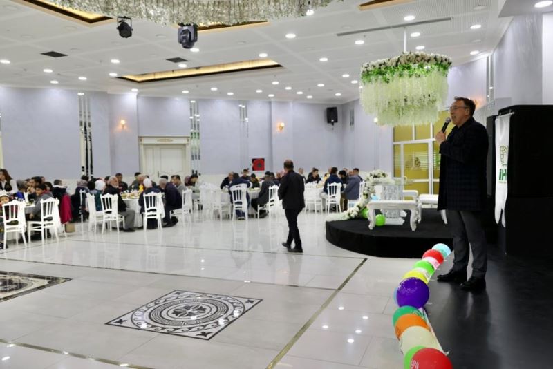 Başkan Savran, İhh Tarafından Düzenlenen İftar Programına Katıldı